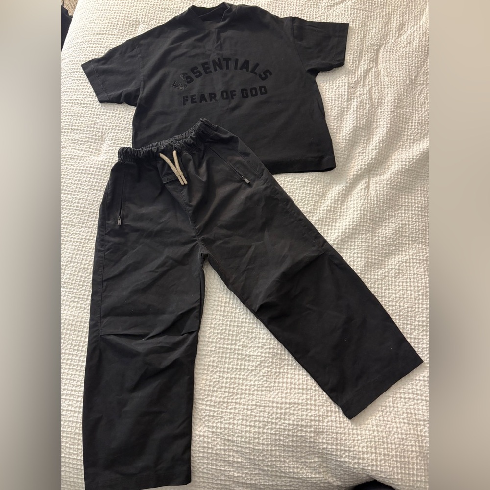 Essentials Fear of God Black Outfit